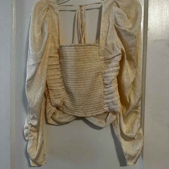 ASTR Cream Ruched Women's Top - Picture 3 of 5